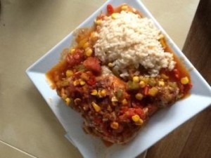 Heerlijke kippenbouten met groenten en rijst