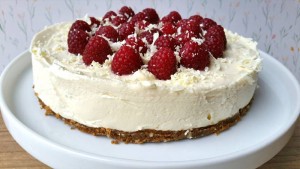Mini cheesecakes met witte chocolade en frambozen - een taart